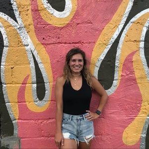 Meet your Posher, Alyssa